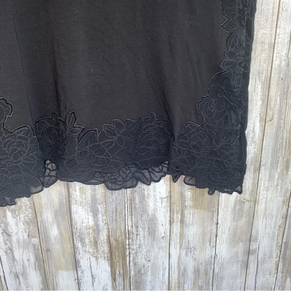 NWT White House Black Market Black SS Embroidered Lace Tee - Picture 6 of 8